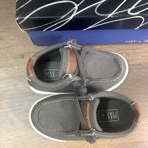 Max + Jake toddler boys shoes size 7